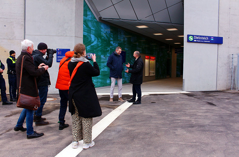 Die Eröffnung vom Bahnhof Diebsteich der Hamburger S-Bahn