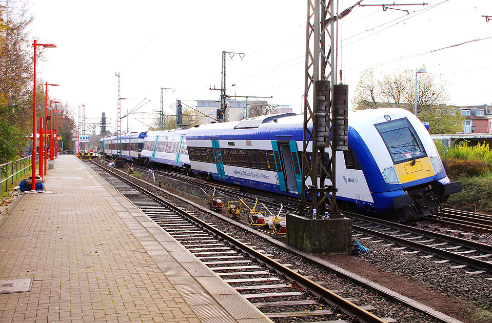Entgleister Marschbahnzug im Bahnhof Elmshorn
