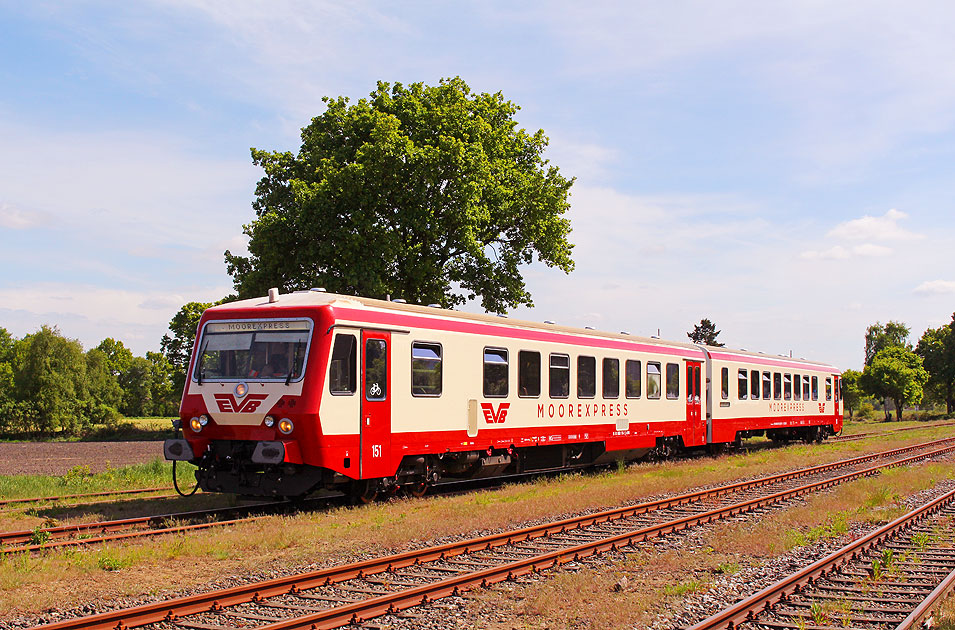 Der Moorexpress im Bahnhof Gnarrenburg