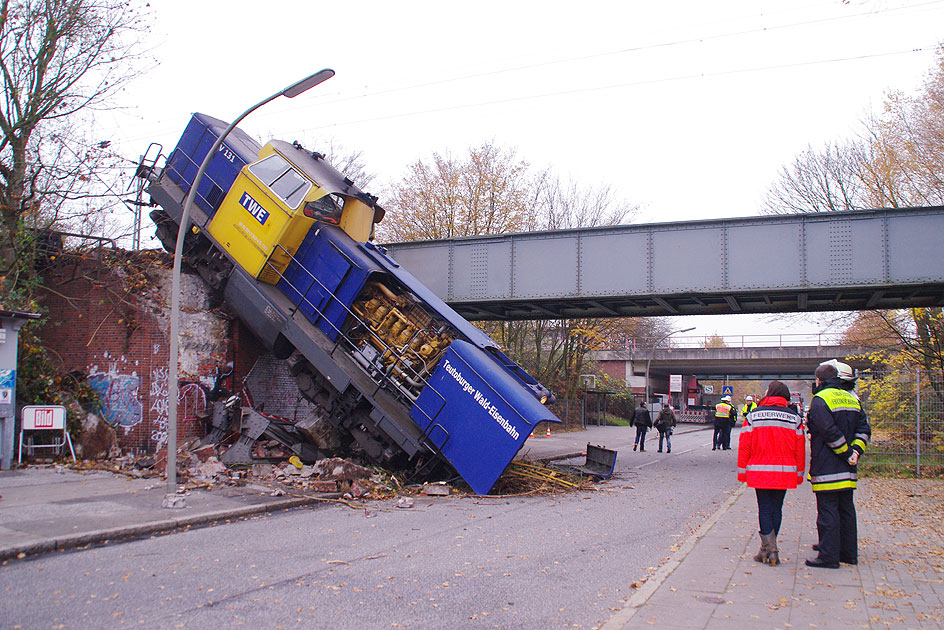 Entgleiste TWE Lok V 131 in Hamburg Mittlerer-Landweg