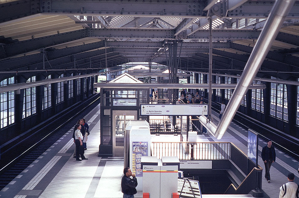 Der Bahnhof Westkreuz der S-Bahn in Berlin