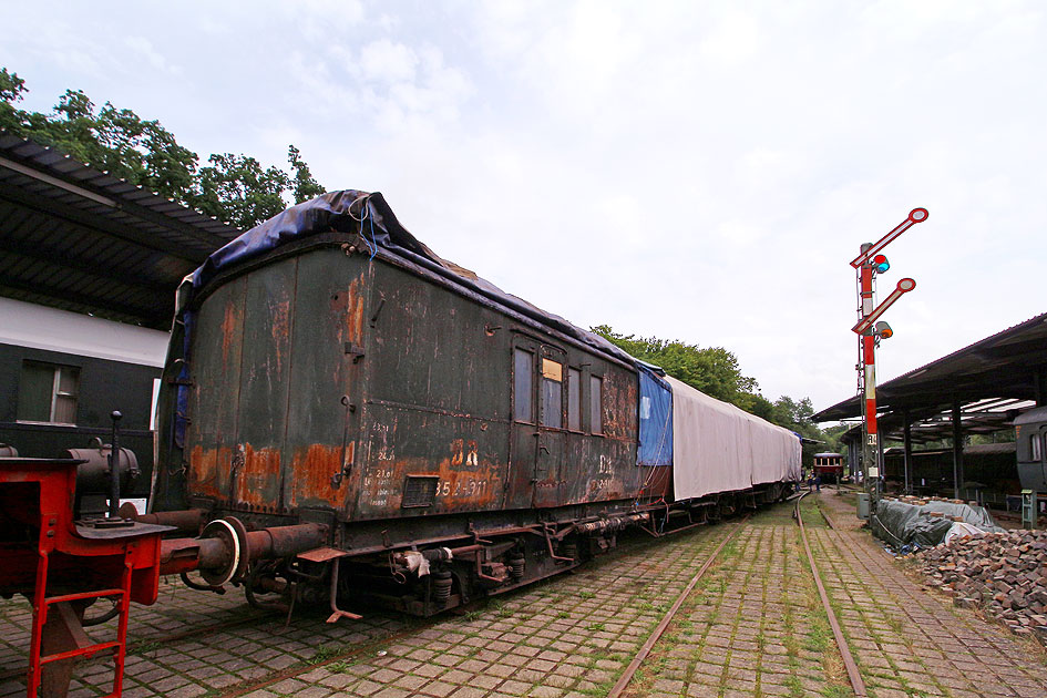 Hamburger Wechselstrom-S-Bahn der Holzbauweise