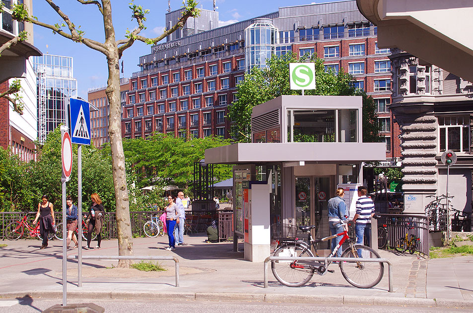 Der Bahnhof Stadthausbrücke der Hamburger S-Bahn