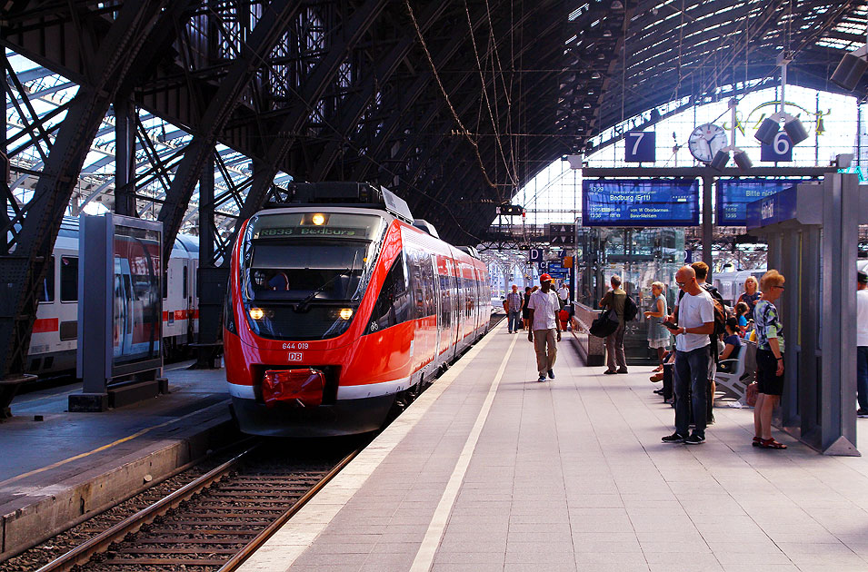 Ein Talent Triebwagen der Baureihe 644 in Köln Hbf