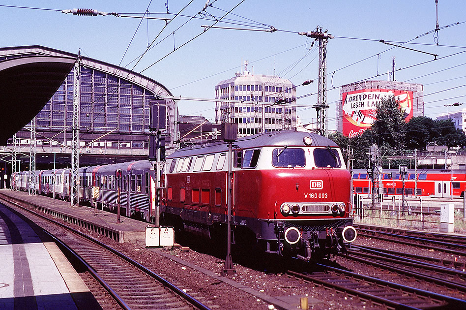 Die V 160 003 mit DSB MR und MRD in Hamburg Hbf