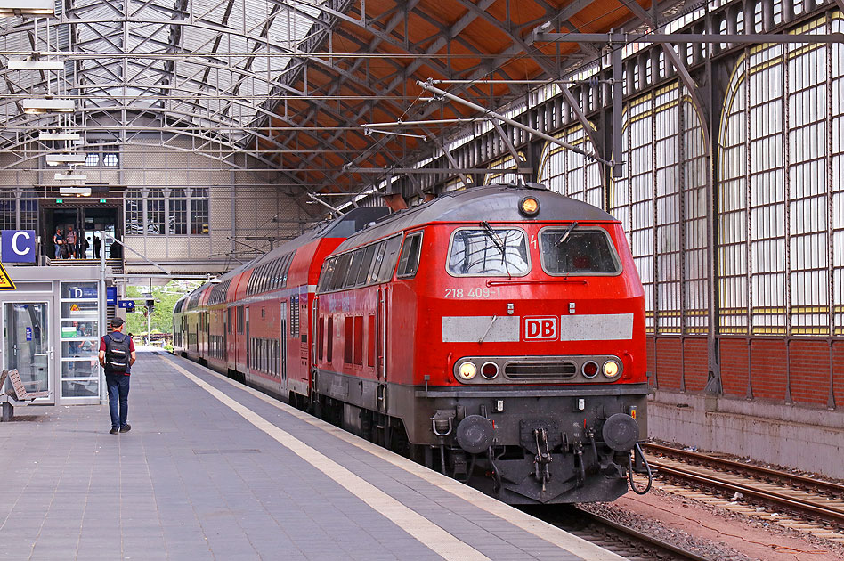 Die 218 409-1 in L&uuml;beck Hbf