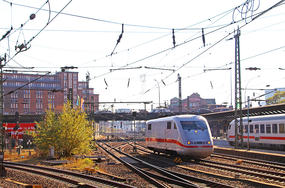 Ein ICE Triebkopf der Baureihe  401 in Hamburg Hbf