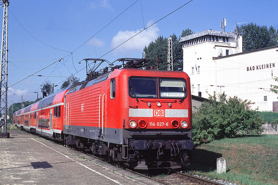 DB Baureihe 114 im Bahnhof Bad Kleinen