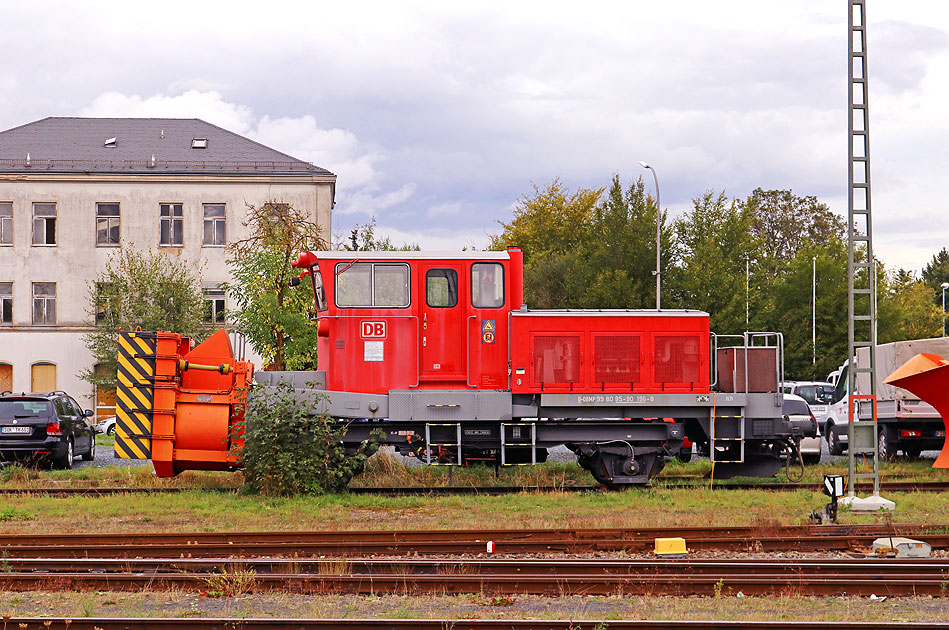 Eine Schneeschleuder der Bauart BA 832 im Bw Hof