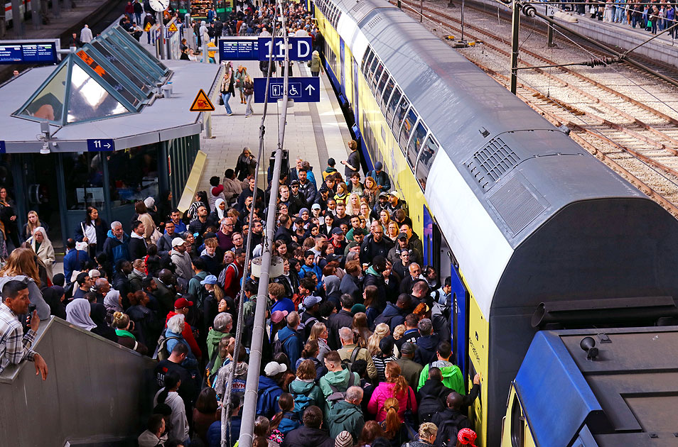 Starker Fahrgastandrang am Hamburger Hauptbahnhof