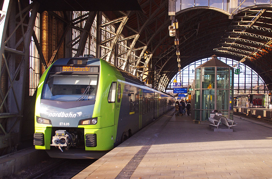 Nordbahn Triebwagen - Bahnhof Dammtor