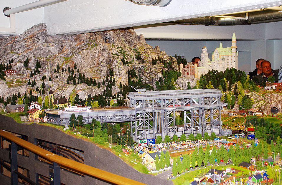 Das Schiffshebewerk Niederfinow im Hamburger Miniatur Wunderland