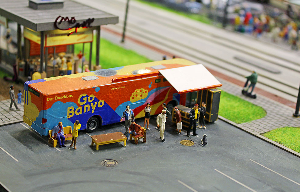 Der Gobanyo-Duschbus im Miniatur Wunderland in Hamburg