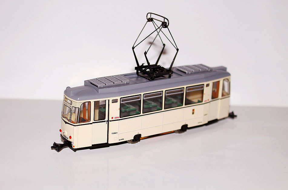 Ein Halling Straßenbahn-Modell von einem Berliner Reko Straßenbahnwagen