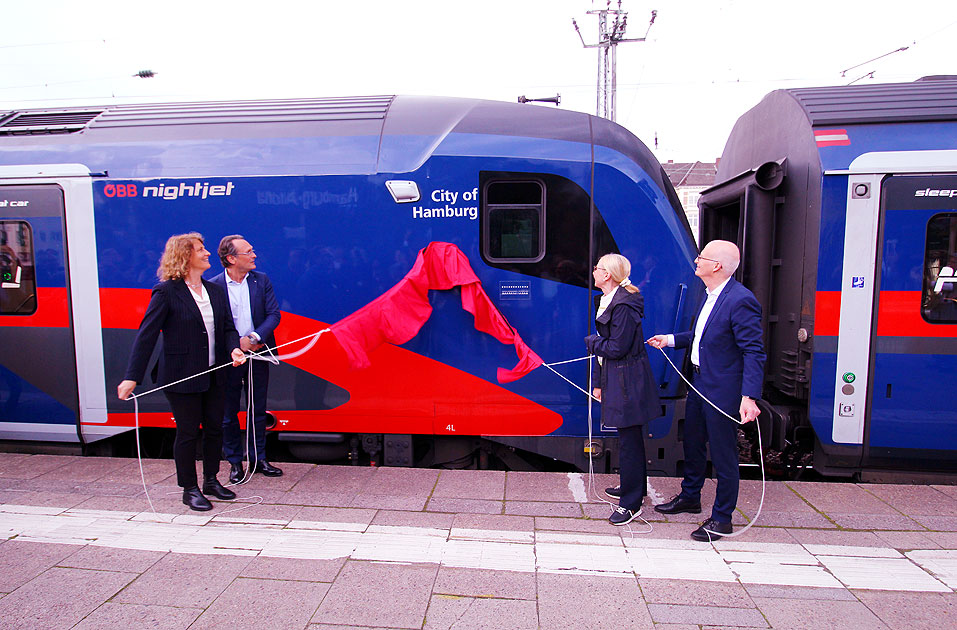 Die Taufe vom ÖBB Nightjet City of Hamburg im Bahnhof Hamburg-Altona