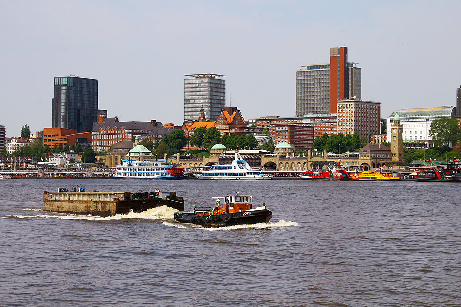 Der Schlepper Jörn von der Walter Lauk Ewerführerei GmbH