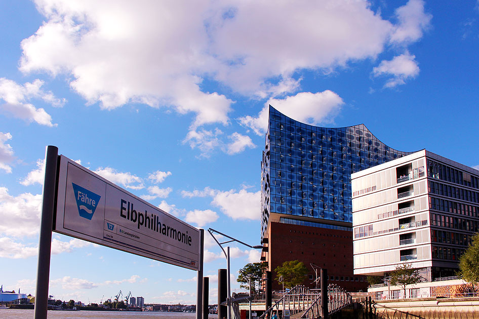 Der Anleger Elbphilharmonie mit der Elbphilharmonie in Hamburg