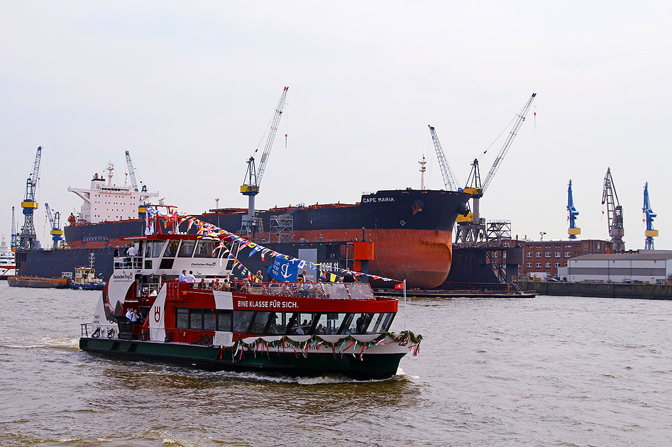 Die HADAG Taufe der Elbphilharmonie eine Hafenf&auml;hre