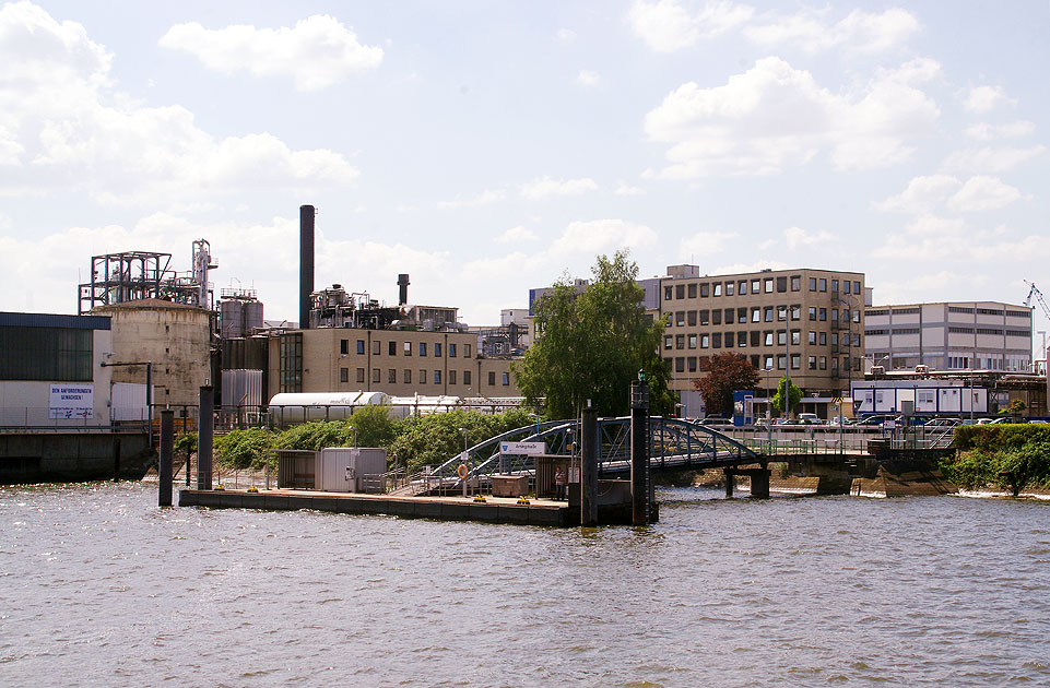 Der HADAG Anleger Arningstraße im Hamburger Hafen