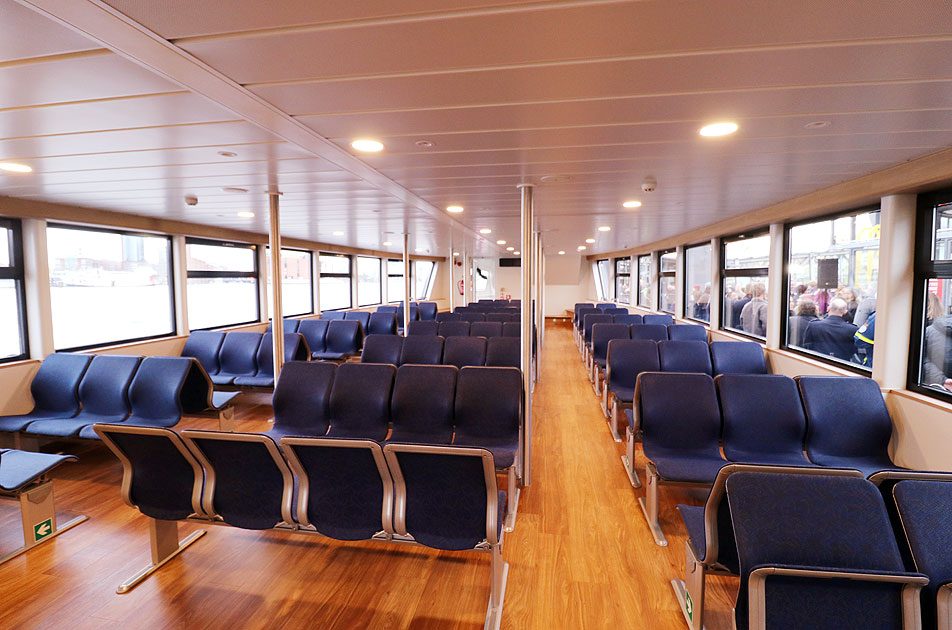 Der Innenraum HADAG Fähre Finkenwerder