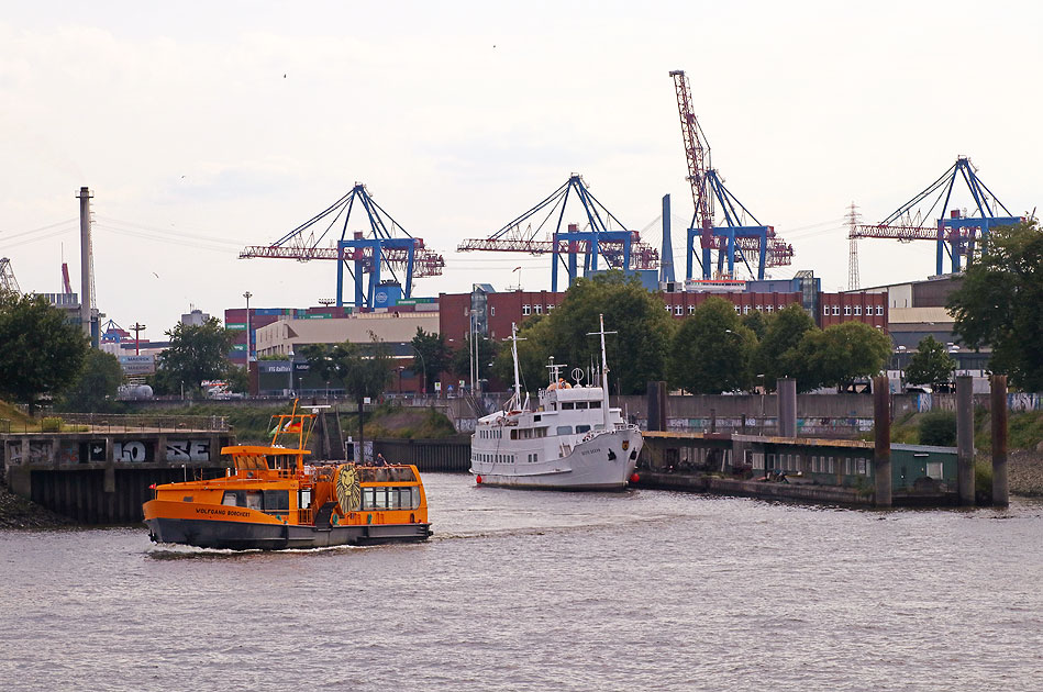 Die HADAG Wolfgang Borchert und die Seute Deern