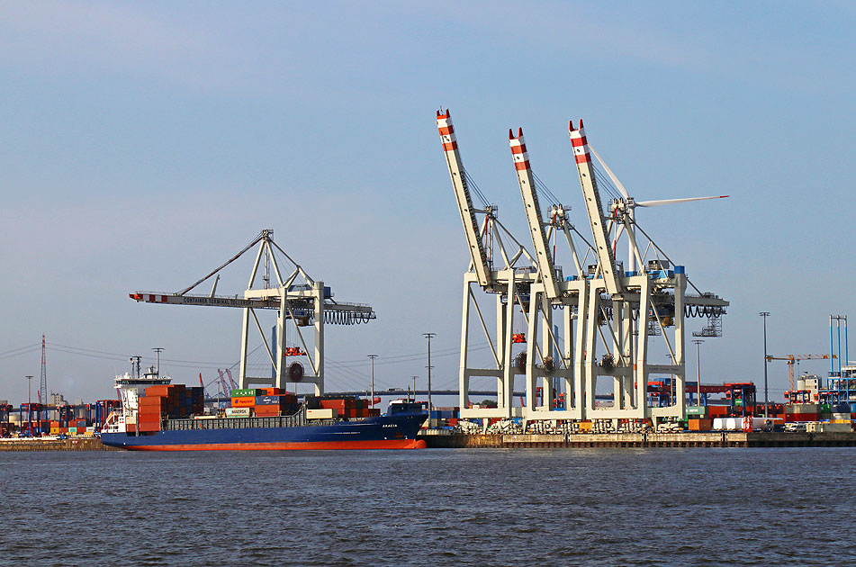 Das Feederschiff Akacio