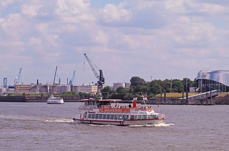 Das Schiff Commodore von Barkassen Meyer