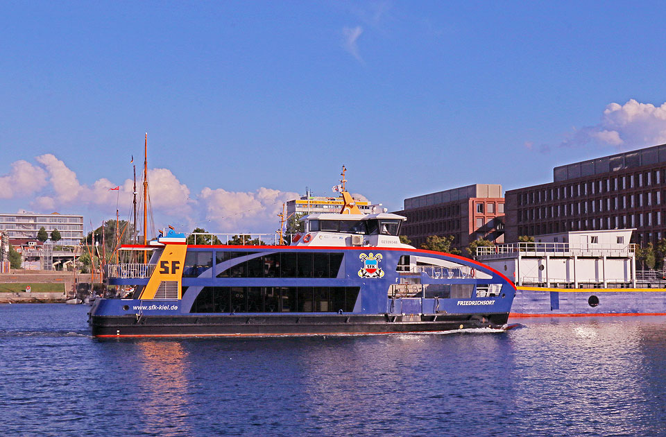 Die Fähre MS Friedrichsort von SFK in Kiel