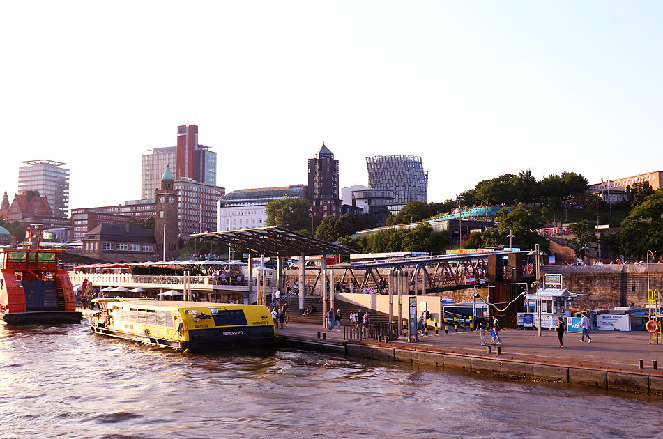 Das HADAG Schiff Reiherstieg