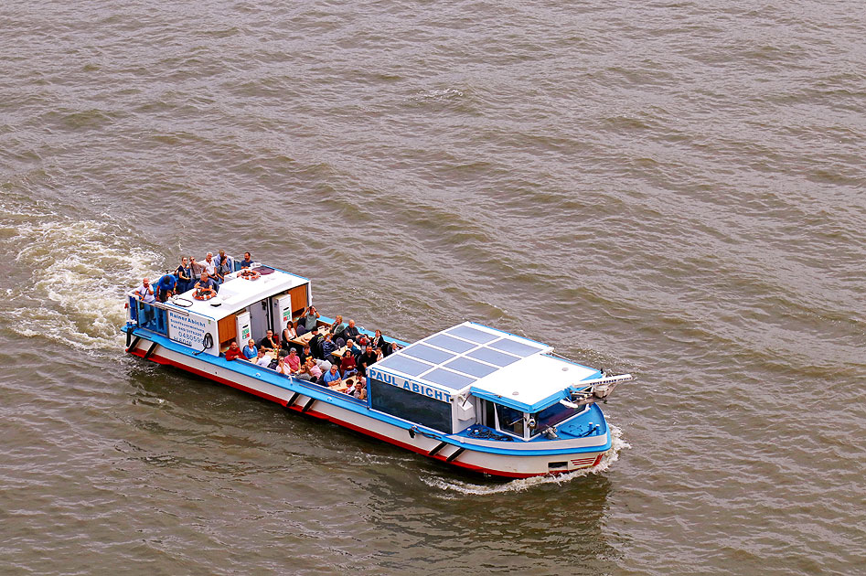 Die Barkasse Pauli Abicht in Hamburg