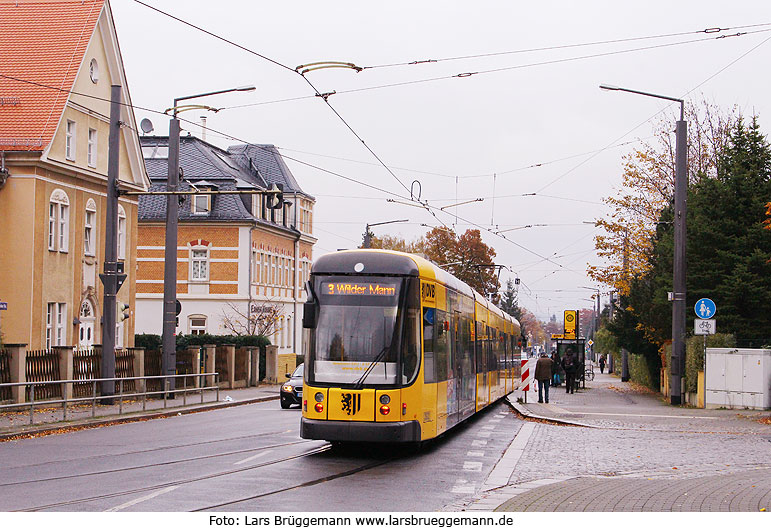 Die Haltestelle Achtbeeteweg in Dresden von der Straßenbahn