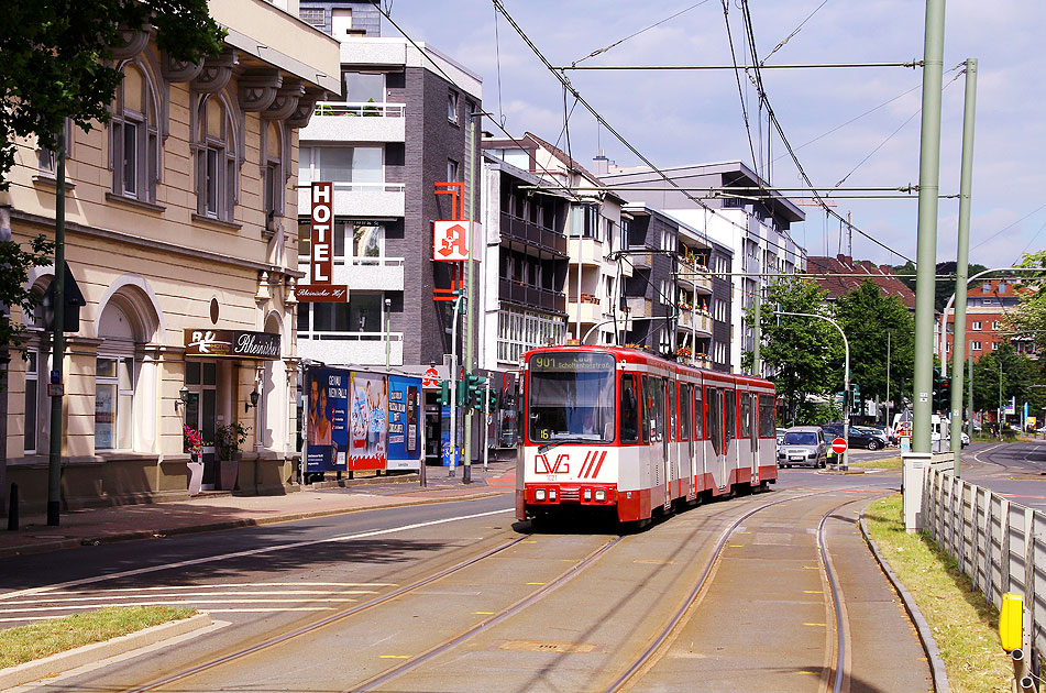 Die Straßenbahn in Duisburg - Haltestelle Lutherplatz