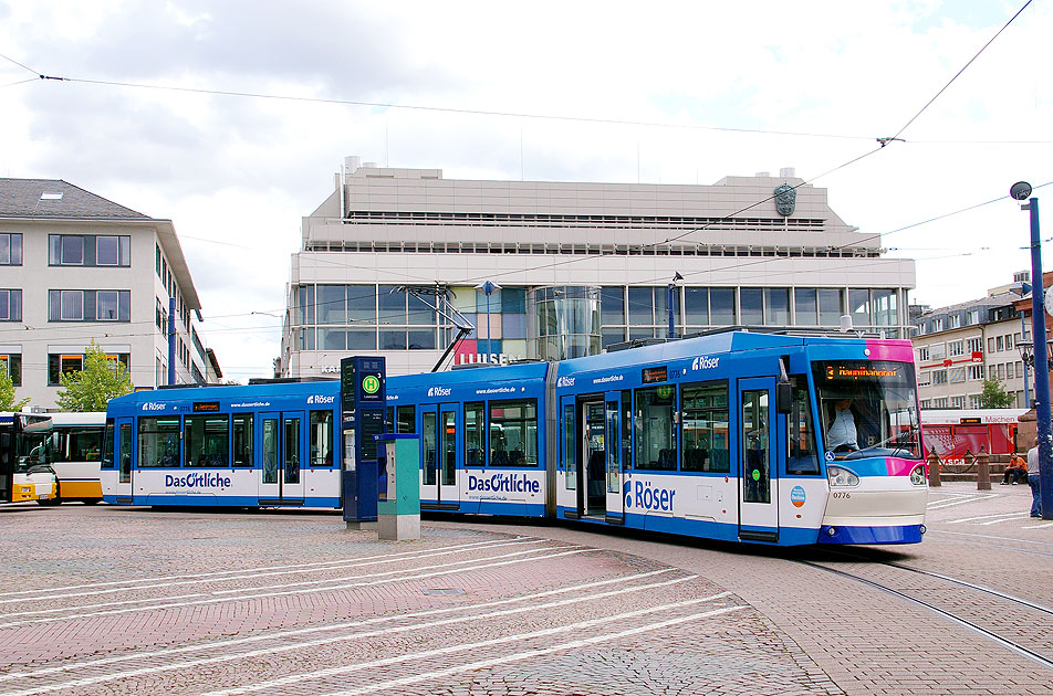 Die Straßenbahn in Darmstadt am Luisenplatz