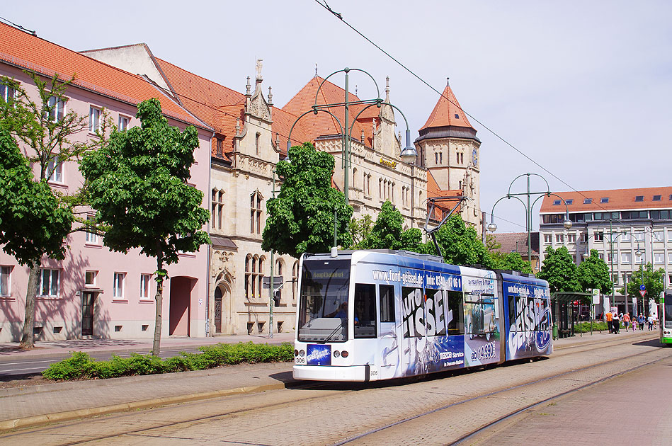 Die Straßenbahn in Dessau an der Hauptpost