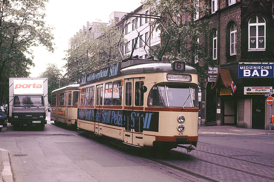 Die Straßenbahn in Hannover der Üstra - Ein Breitraumwagen in der Königstraße