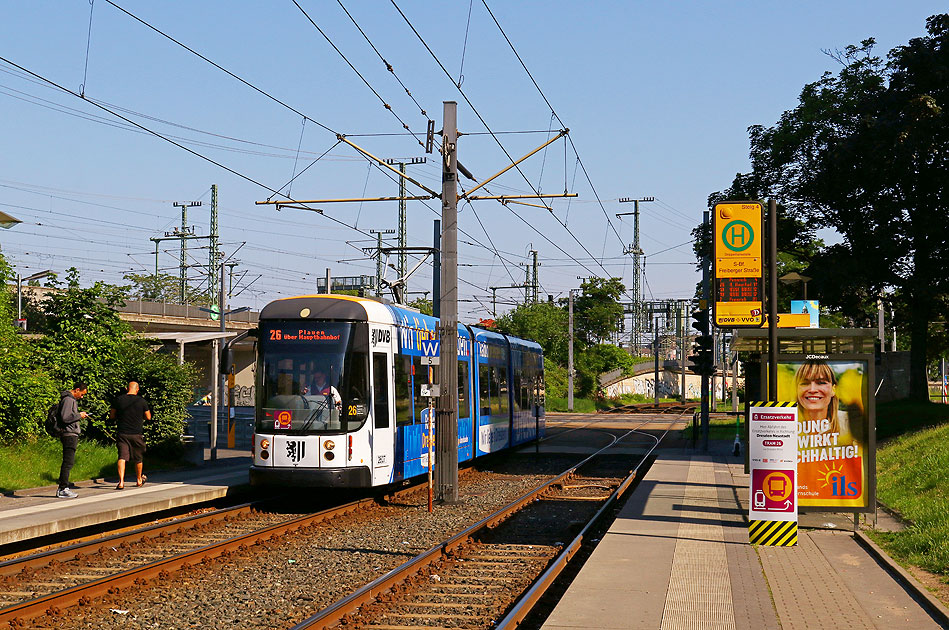 SEV mit der Straßenbahn an der Haltestelle Haltepunkt Freiberger Straße