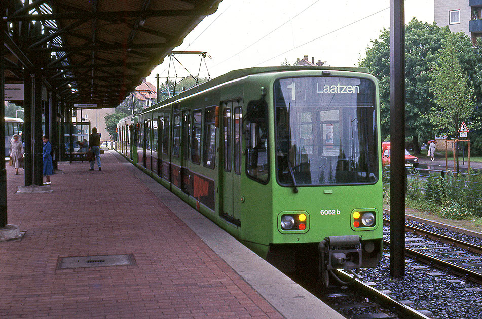 Ein Üstra Stadtbahnwagen in Stöcken - die Straßenbahn in Hannover