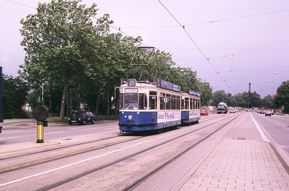 Die Stra&szlig;enbahn in M&uuml;nchen am Leonrodplatz