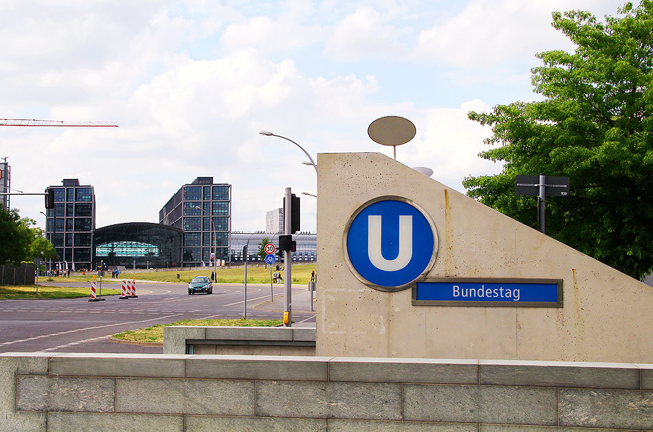 Die Berliner U-Bahn - Bahnhof Bundestag und Berlin Hbf