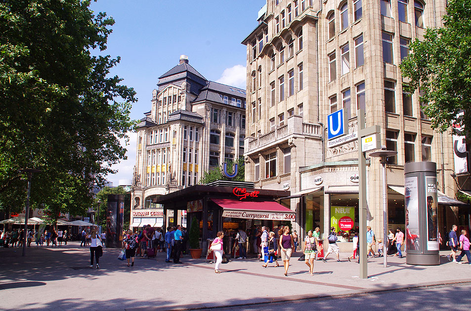Die U-Bahn-Haltestelle Mönckebergstraße in Hamburg