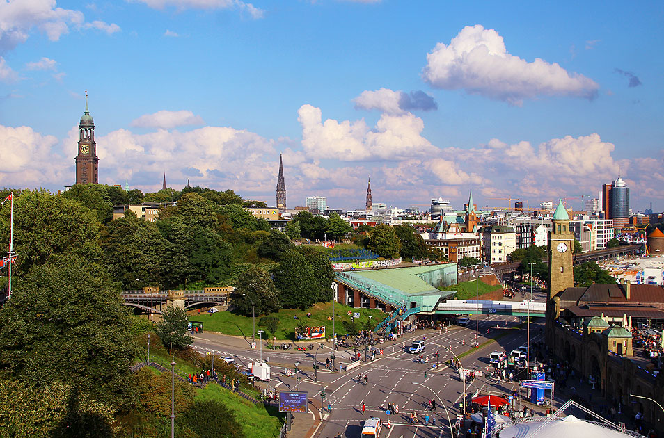 Der Bahnnhof Landungsbrücken der Hamburger Hochbahn