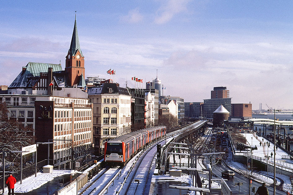 Die Hamburger Hochbahn an den Landungsbrücken - Die Hamburger U-Bahn