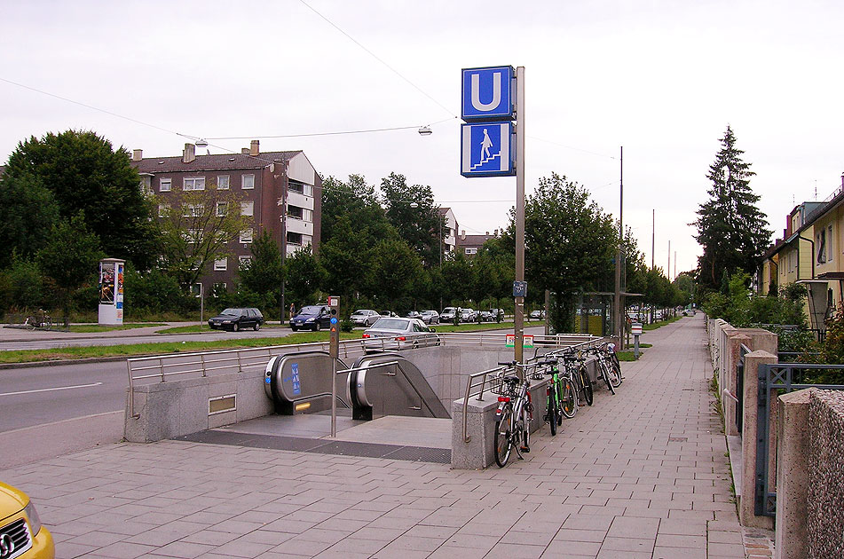 Die U-Bahn-Haltestelle Kreillerstraße in München