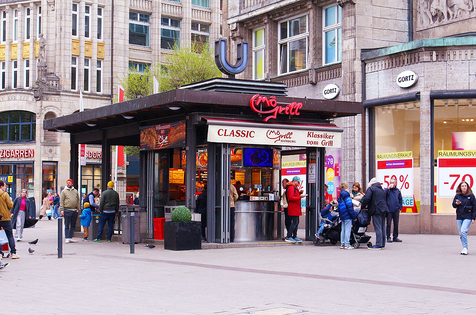 Der Mö-Grill am Bahnhof Mönckebergstraße der Hamburger Hochbahn
