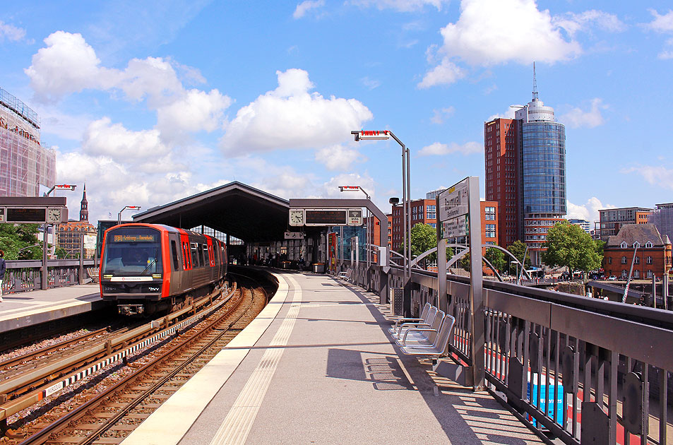 Der Bahnhof Baumwall in Hamburg
