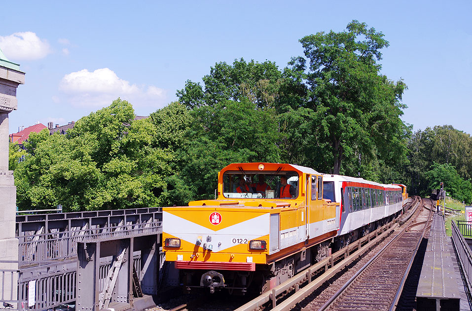 Akku-Lok U-Bahn Kellinghusenstra&szlig;e - mit DT4 - 187