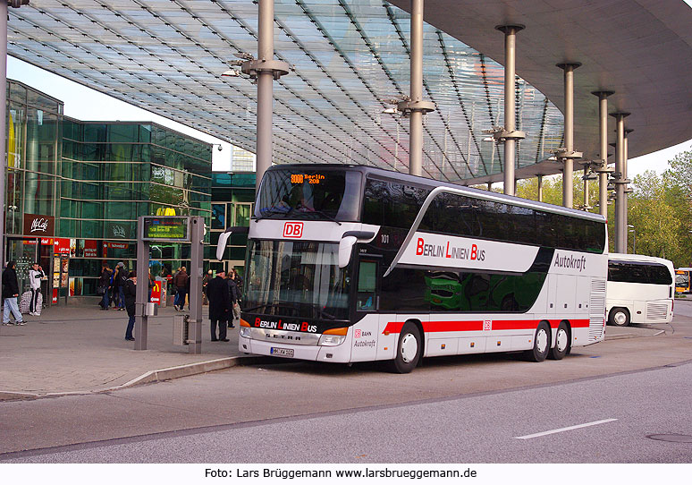 Ein Berlinlinienbus am Hamburger ZOB