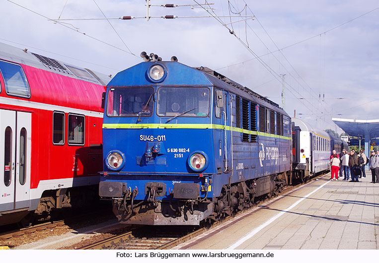 PKP Lok SU46 im Bahnhof Cottbus mit dem EC Wawel