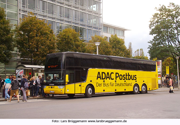 Foto ADAC Postbus am Hauptbahnhof Dresden