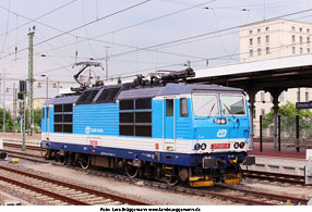 CD Baureihe 371 in Dresden Hbf - Lok 371 001